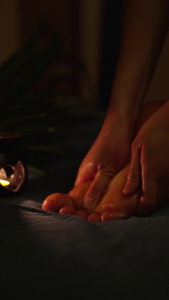 massage chân trị liệu